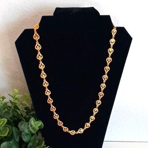 Avon Gold Tone Necklace